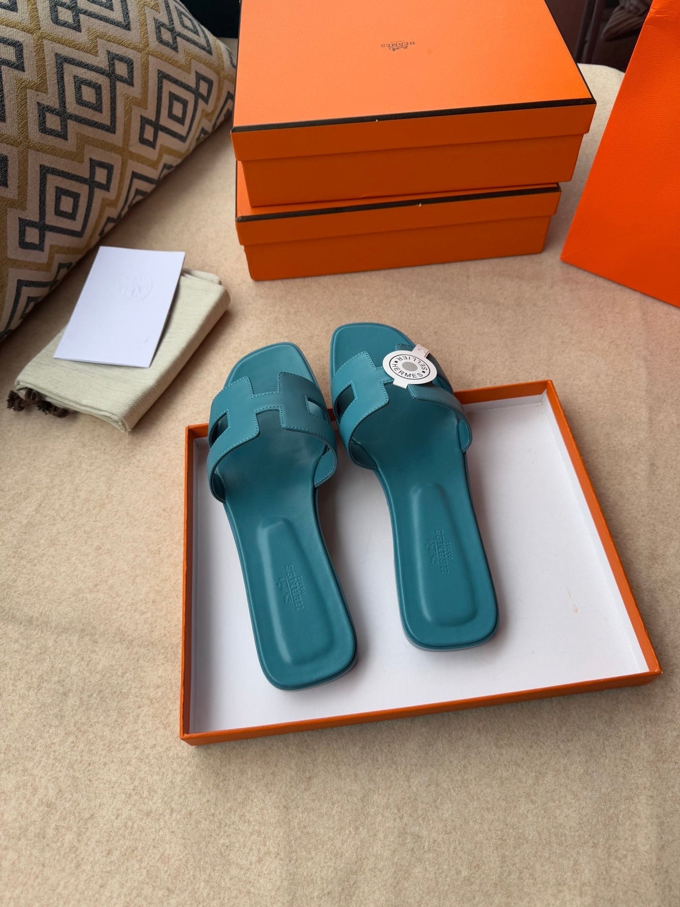 0RAN SANDALS IN SAPPHIRE BLUE CALFSKIN