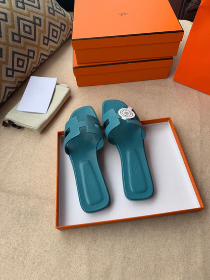 0RAN SANDALS IN SAPPHIRE BLUE CALFSKIN