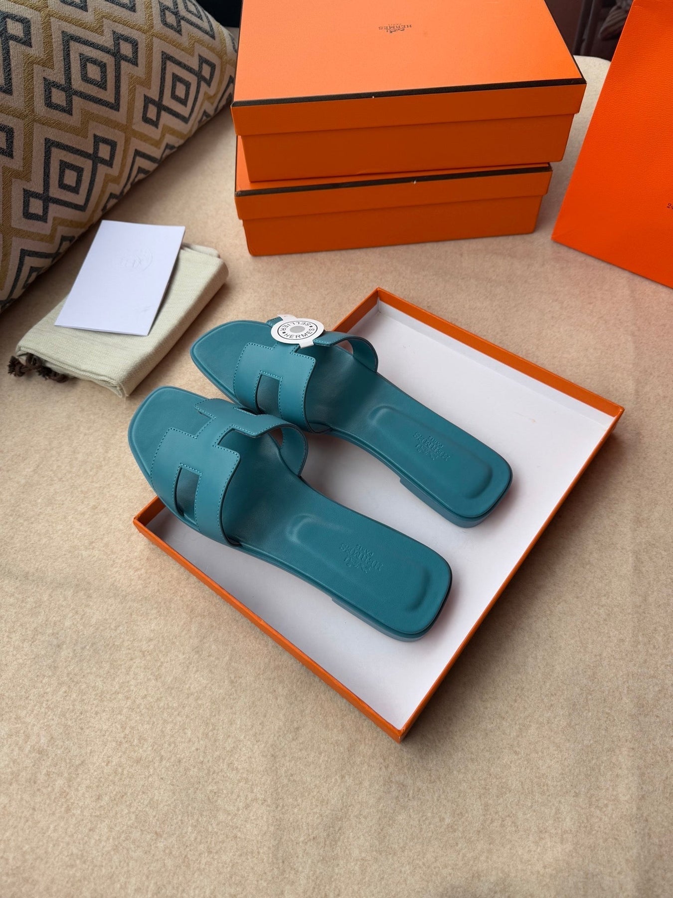 0RAN SANDALS IN SAPPHIRE BLUE CALFSKIN