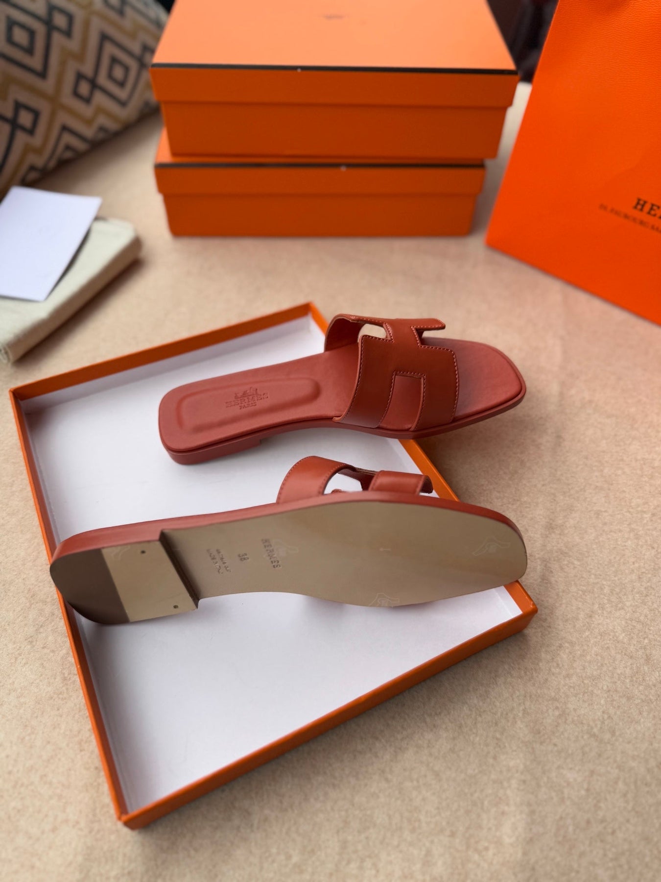 0RAN SANDALS IN GINGER ORANGE CALFSKIN