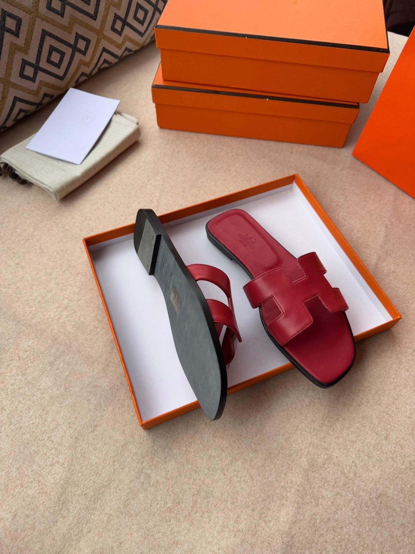 0RAN SANDALS IN JAM RED CALFSKIN