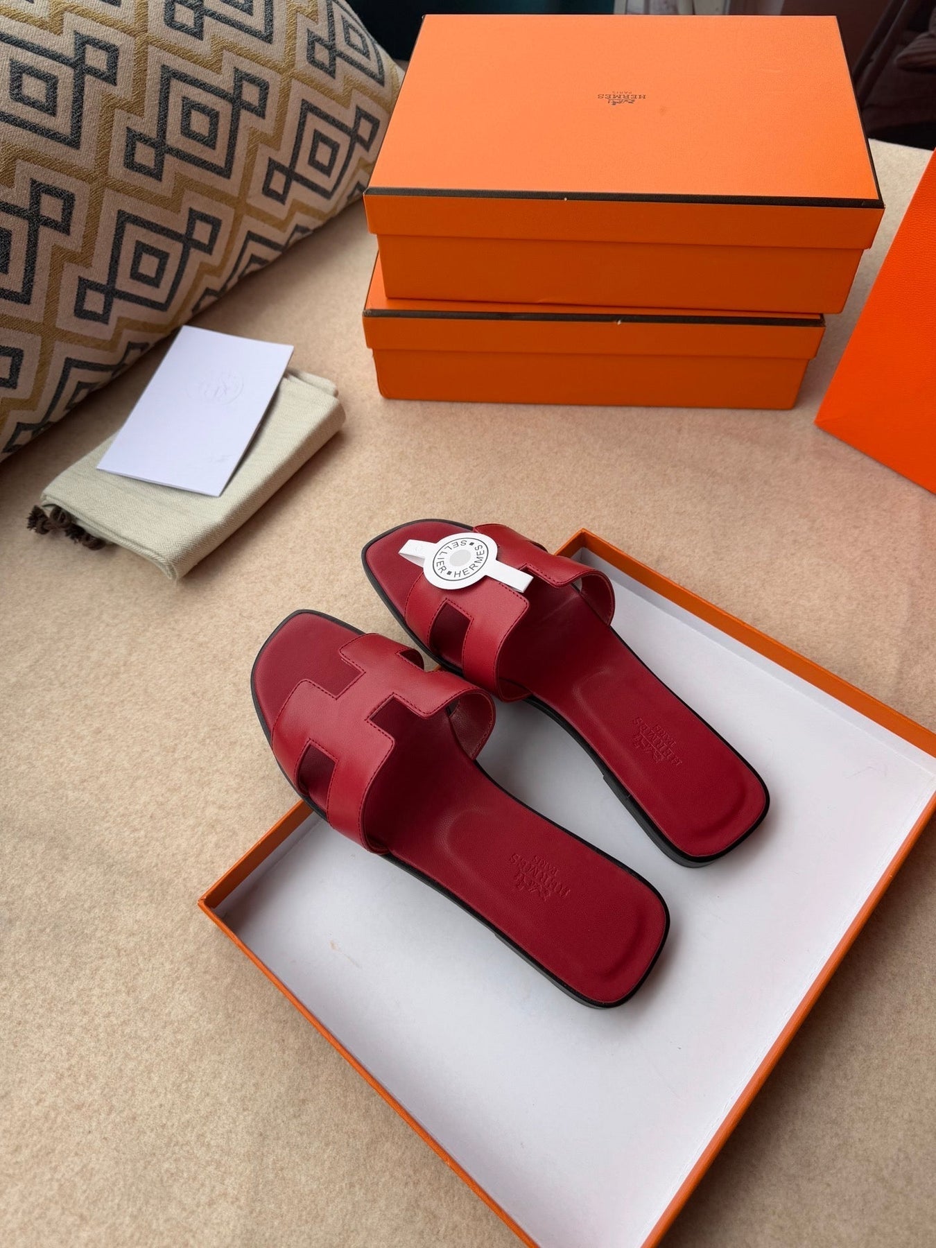 0RAN SANDALS IN JAM RED CALFSKIN