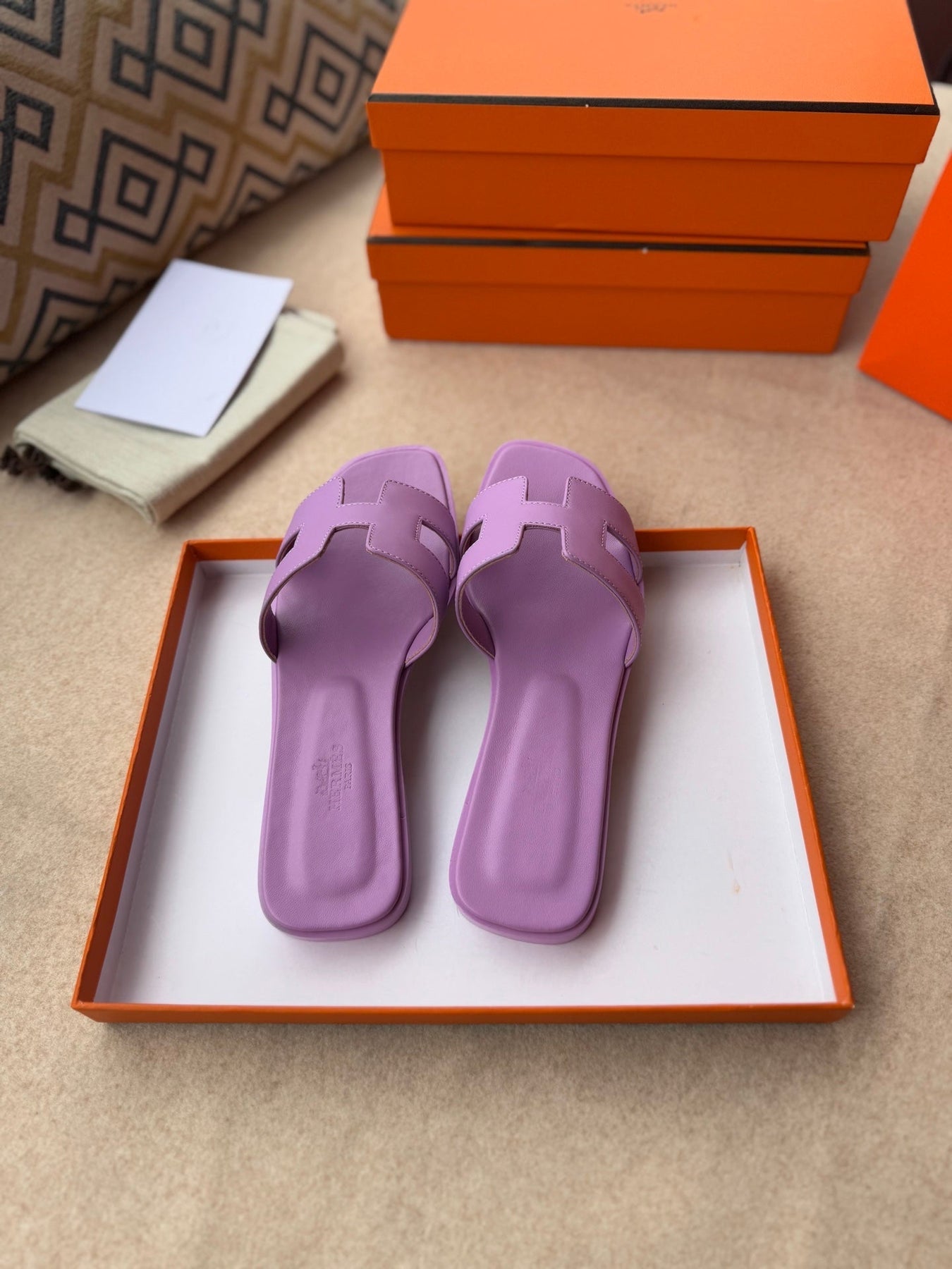 0RAN SANDALS IN LILAC PURPLE CALFSKIN
