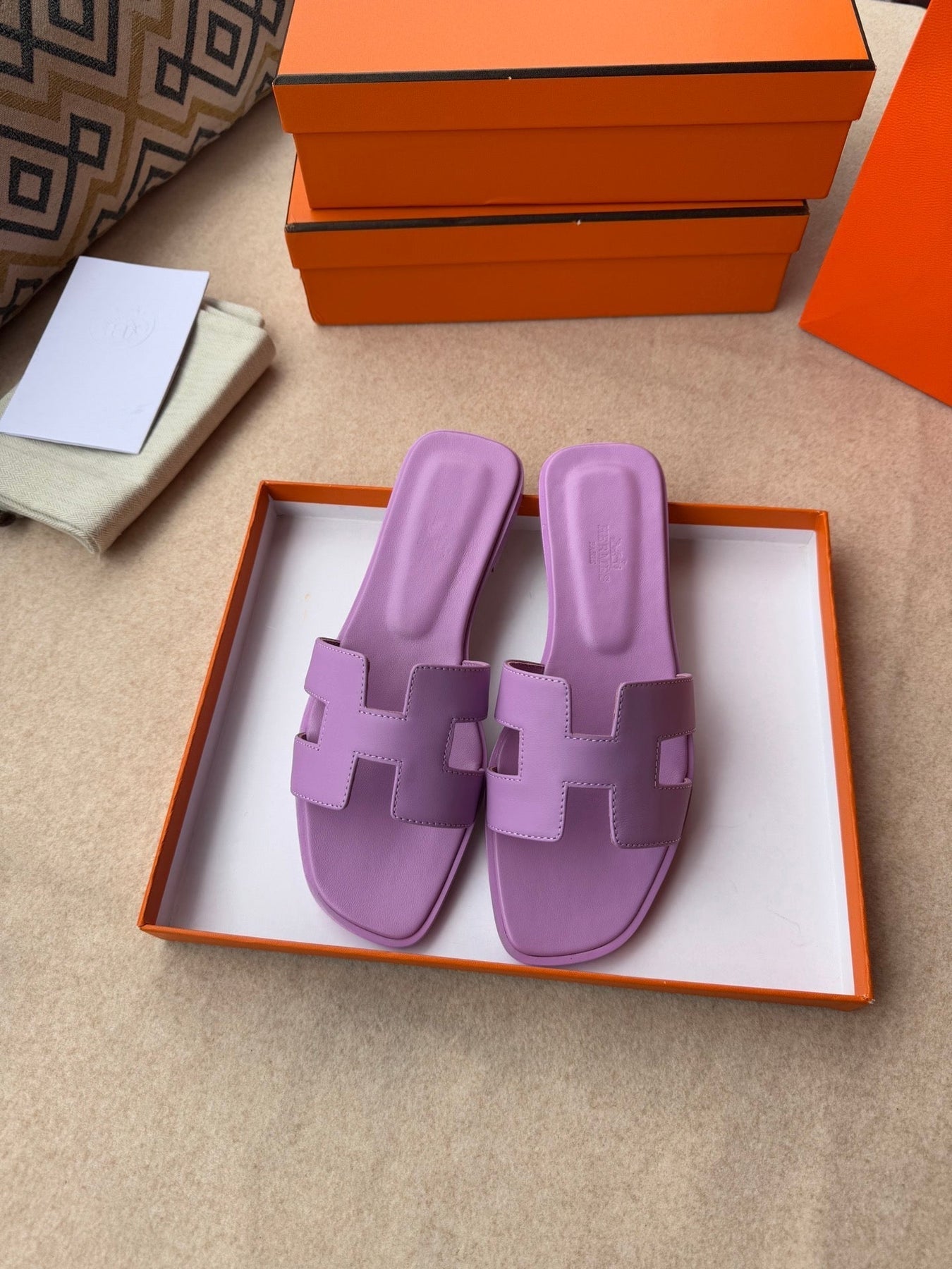 0RAN SANDALS IN LILAC PURPLE CALFSKIN
