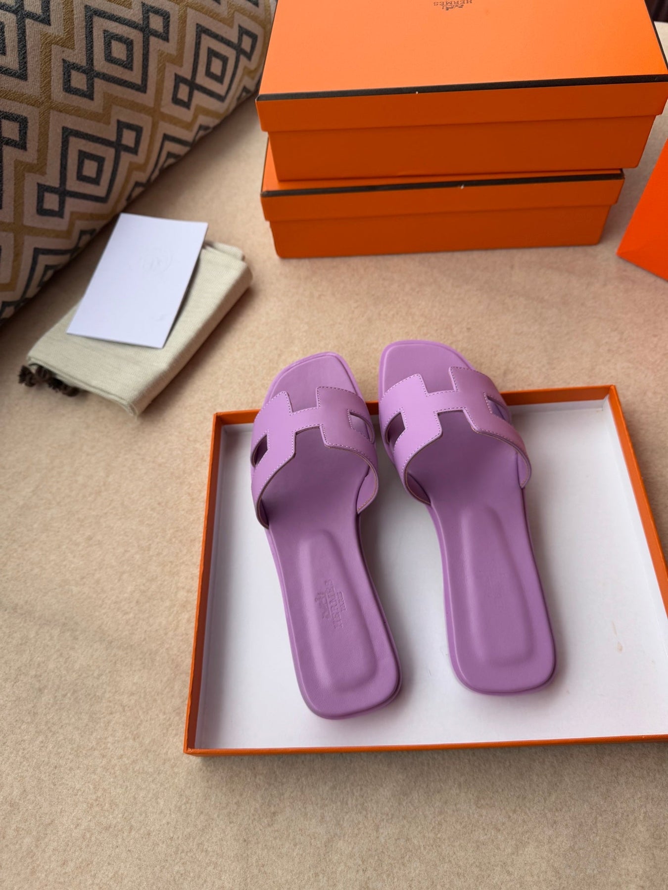 0RAN SANDALS IN LILAC PURPLE CALFSKIN
