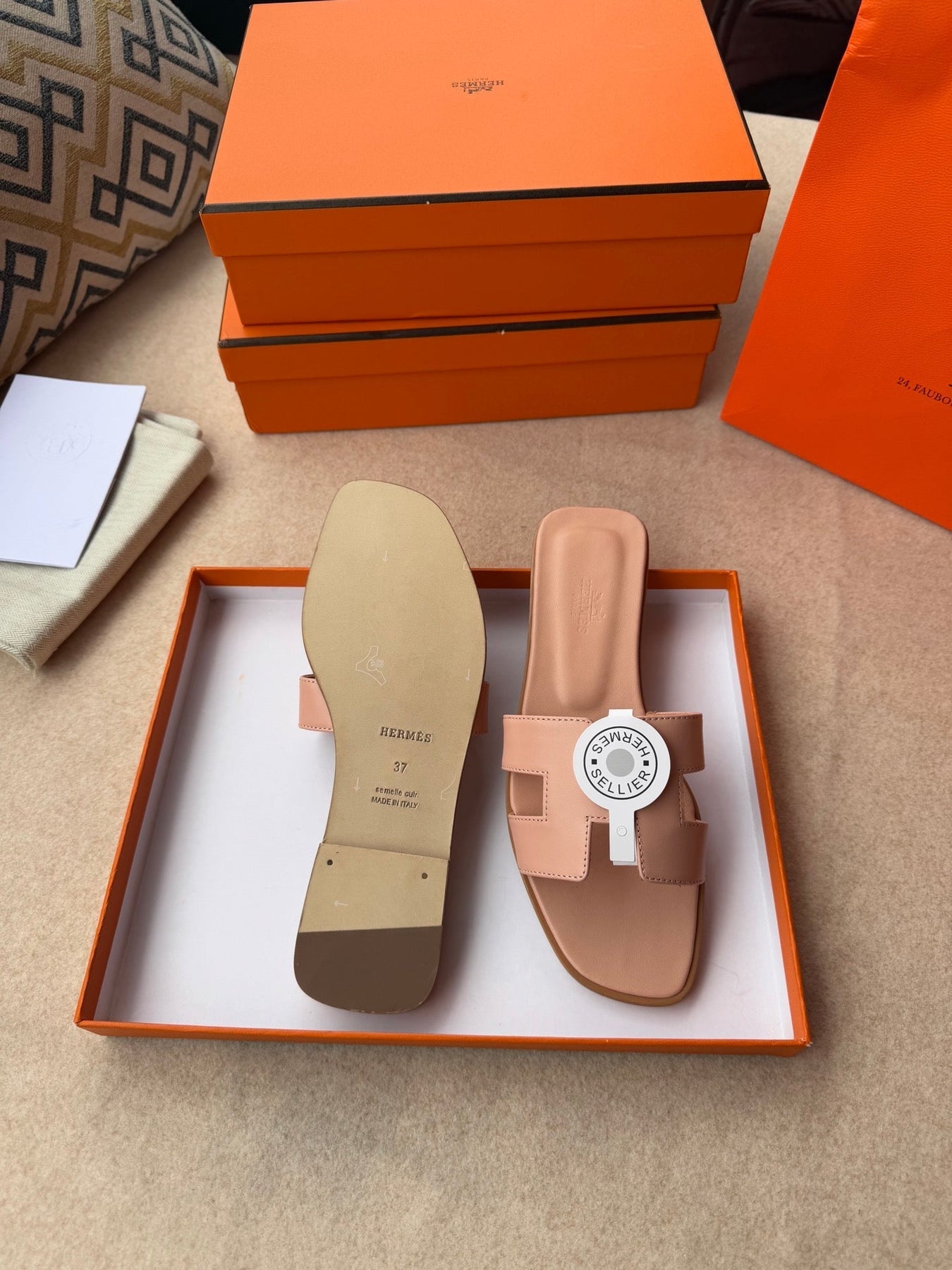 0RAN SANDALS IN PEACH PINK CALFSKIN