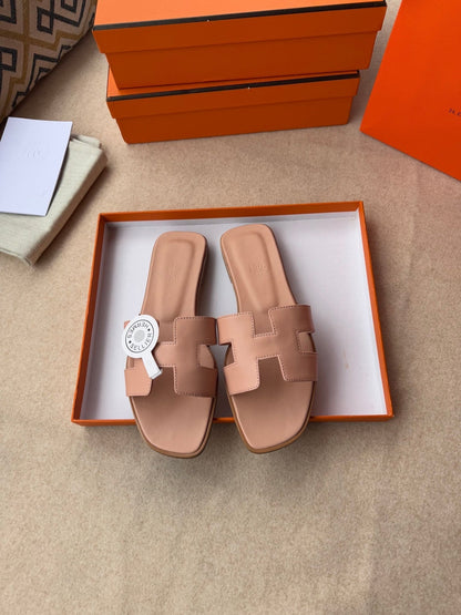 0RAN SANDALS IN PEACH PINK CALFSKIN
