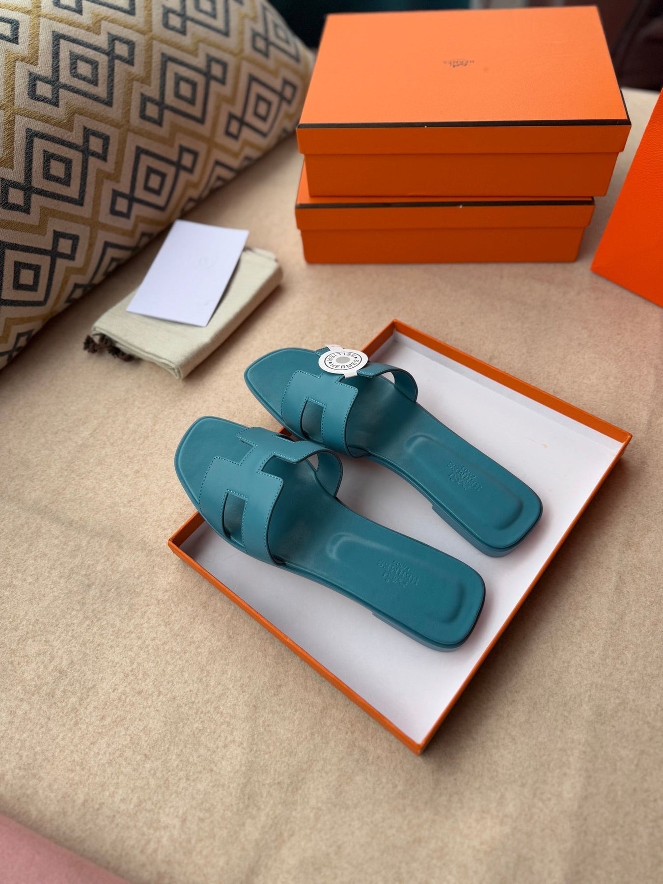 0RAN SANDALS IN SAPPHIRE BLUE CALFSKIN