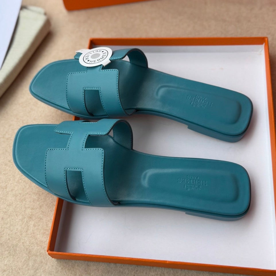 0RAN SANDALS IN SAPPHIRE BLUE CALFSKIN