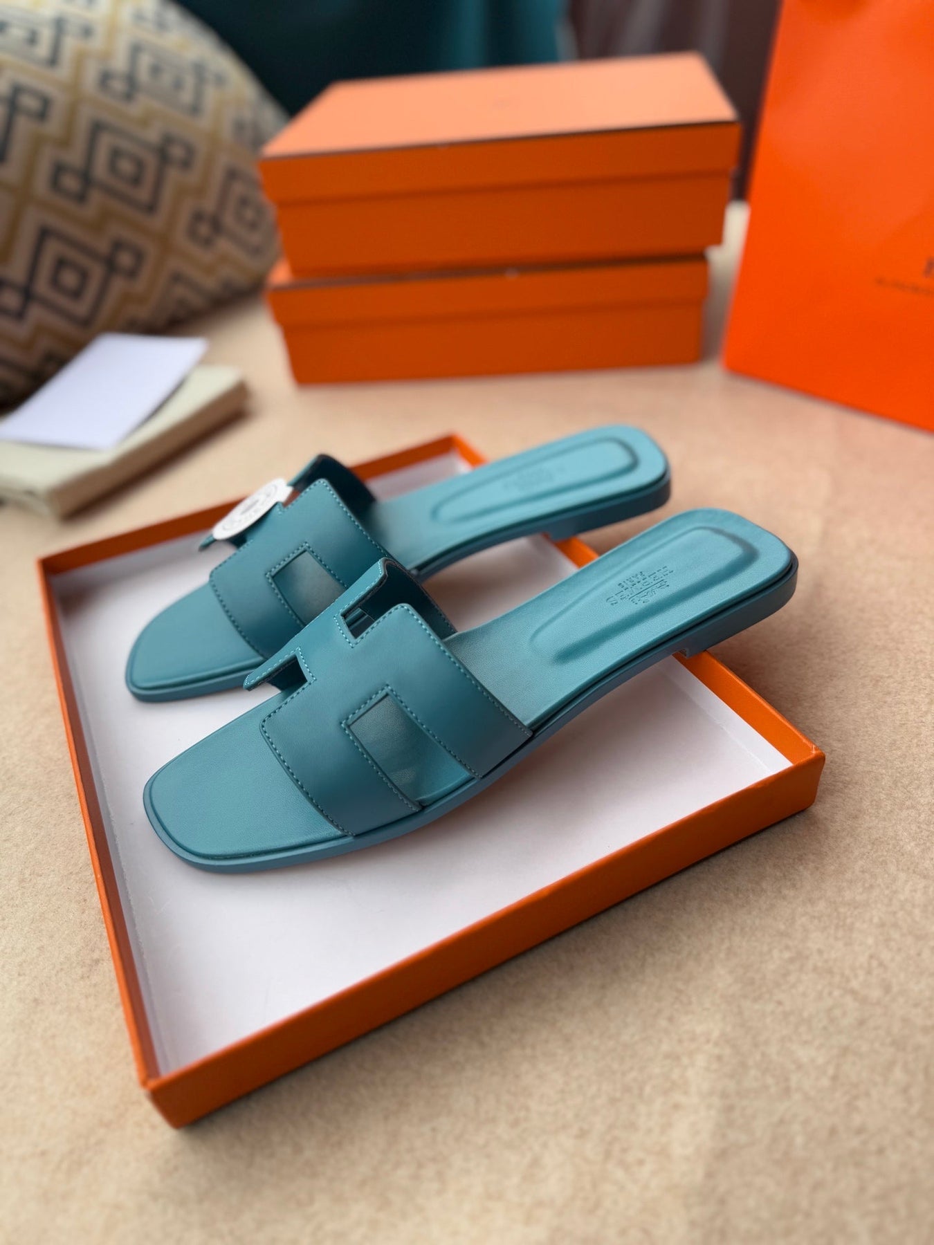 0RAN SANDALS IN SAPPHIRE BLUE CALFSKIN