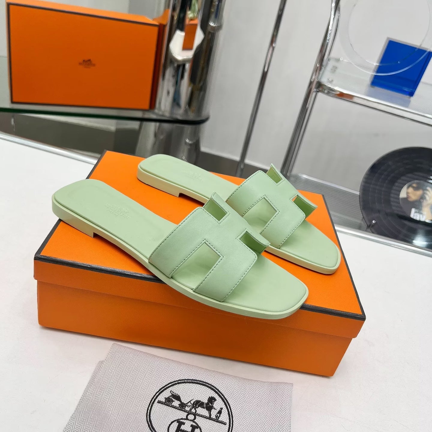 0RAN SANDALS IN GREEN PASTEL CALFSKIN