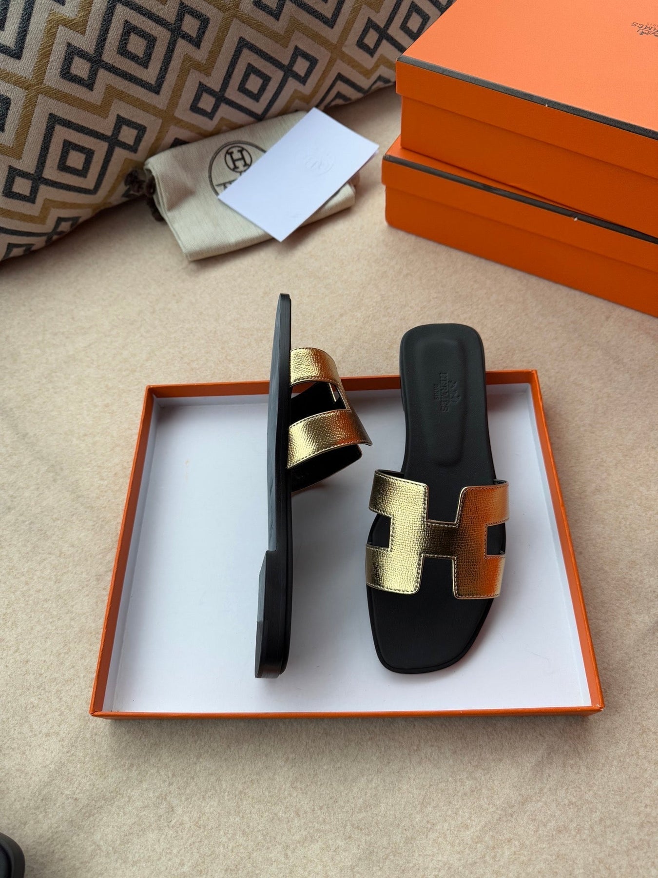 0RAN SANDALS IN LIGHT GOLD CALFSKIN