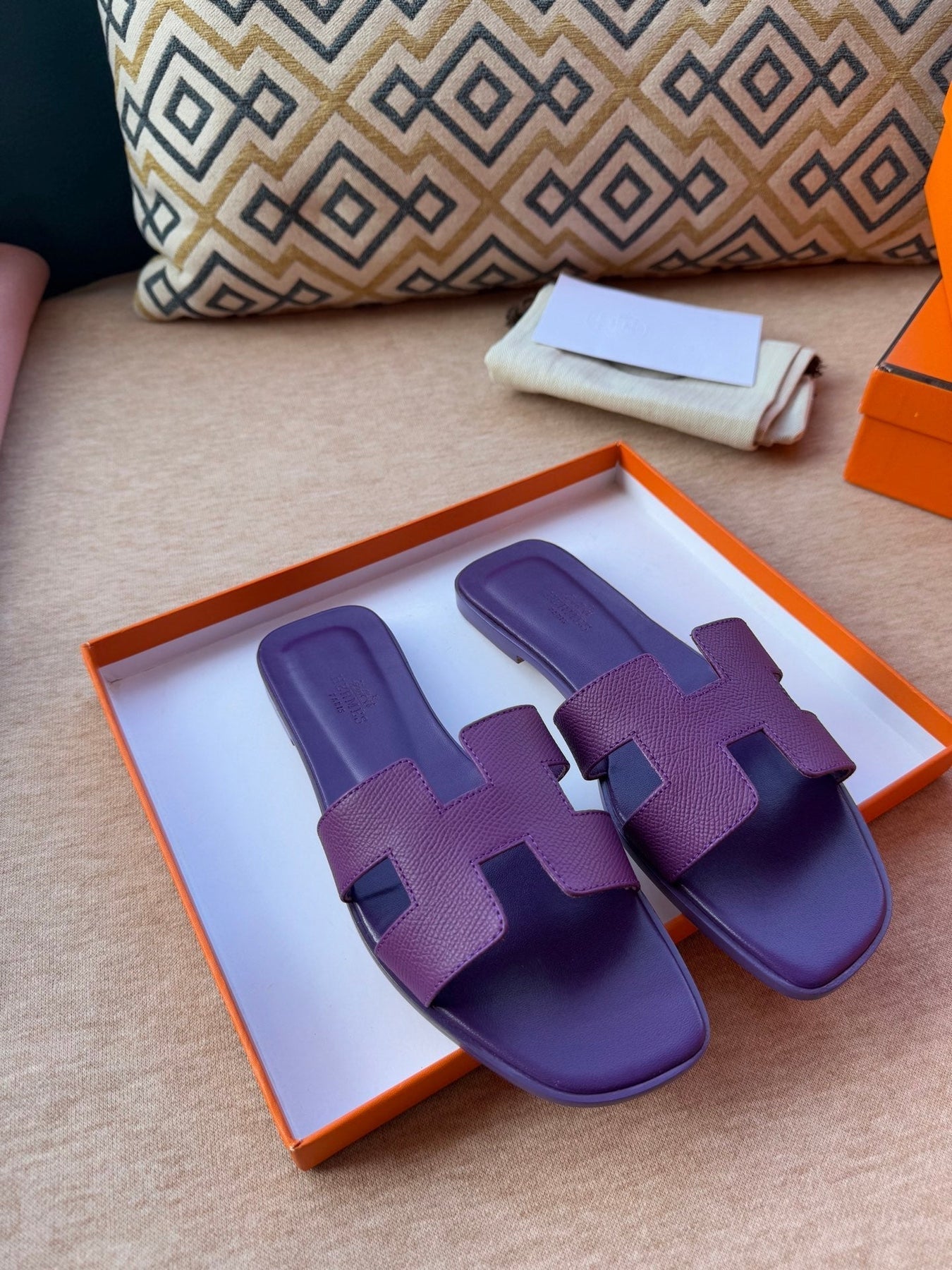 0RAN SANDALS IN ROYAL PURPLE CALFSKIN