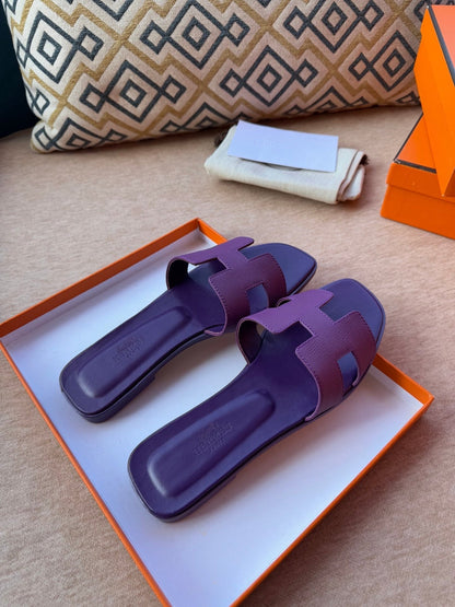 0RAN SANDALS IN ROYAL PURPLE CALFSKIN