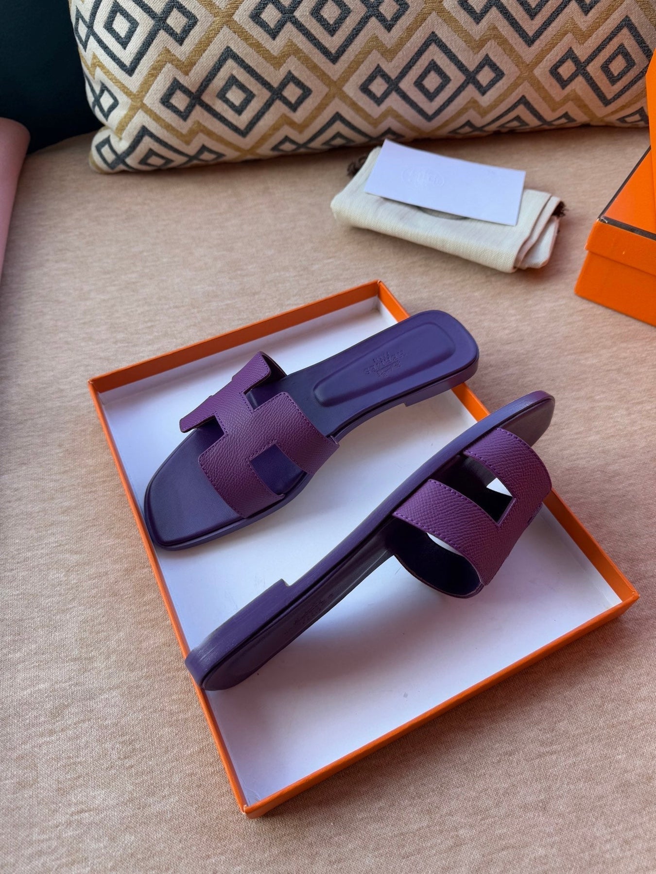 0RAN SANDALS IN ROYAL PURPLE CALFSKIN