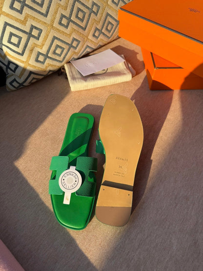 0RAN SANDALS IN SHAMROCK GREEN CALFSKIN
