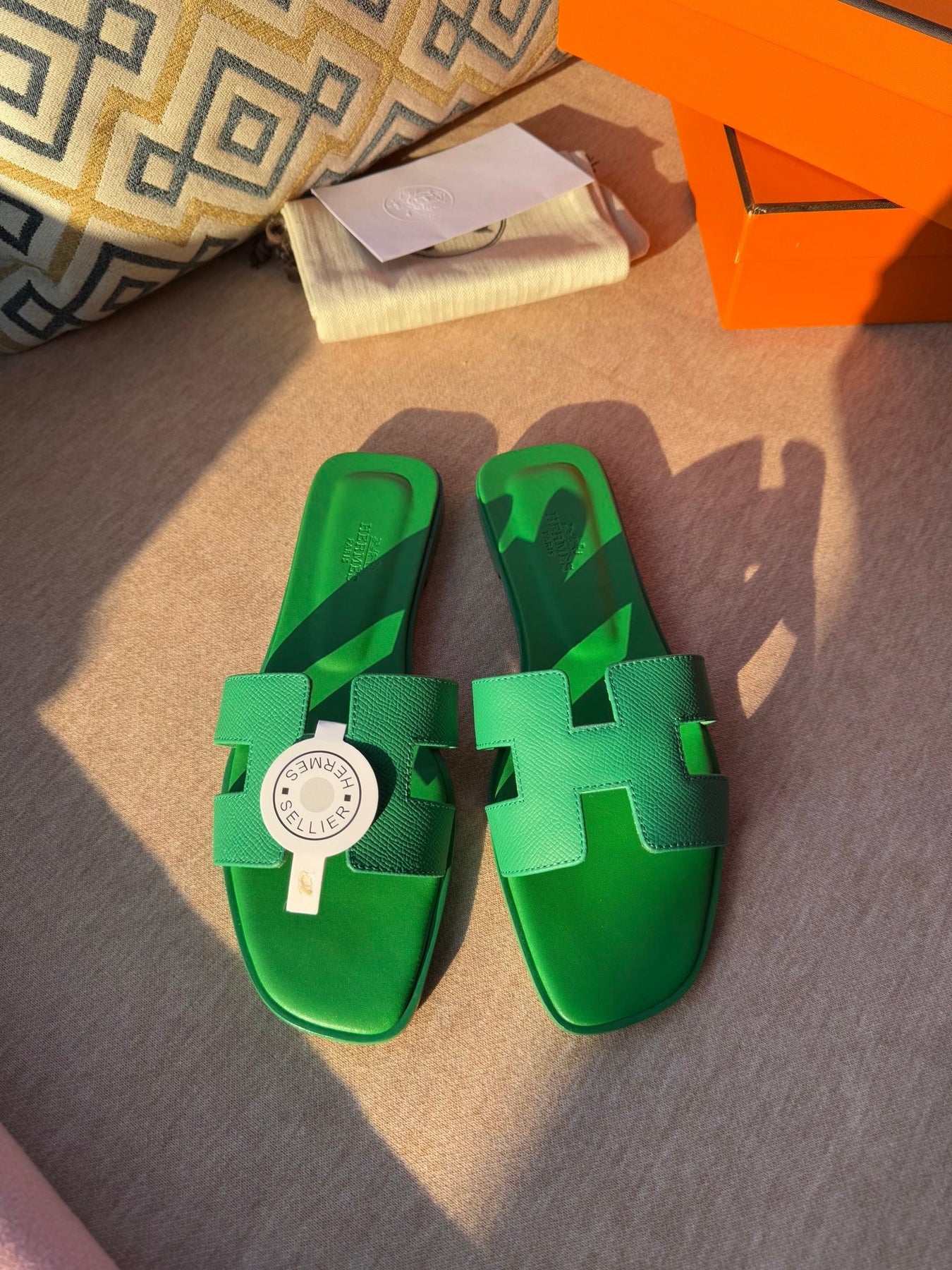 0RAN SANDALS IN SHAMROCK GREEN CALFSKIN