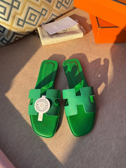 0RAN SANDALS IN SHAMROCK GREEN CALFSKIN