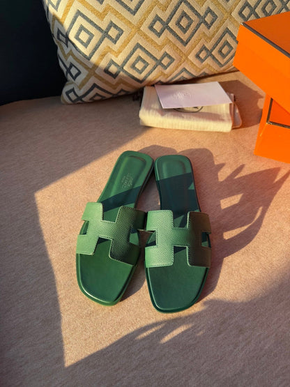 0RAN SANDALS IN HUNTER GREEN CALFSKIN