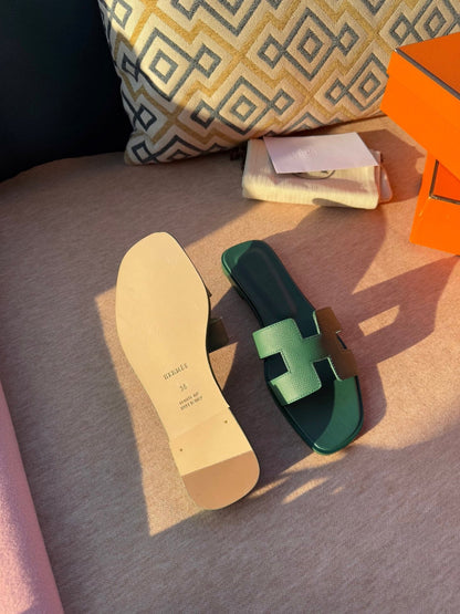 0RAN SANDALS IN HUNTER GREEN CALFSKIN