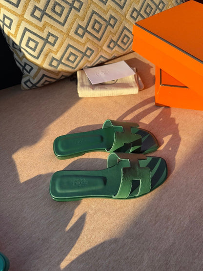0RAN SANDALS IN HUNTER GREEN CALFSKIN