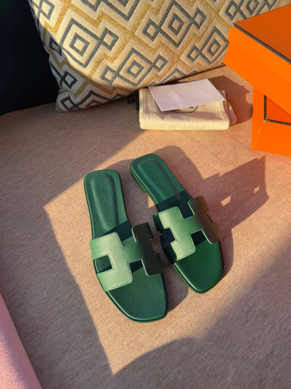 0RAN SANDALS IN HUNTER GREEN CALFSKIN