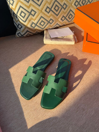 0RAN SANDALS IN HUNTER GREEN CALFSKIN