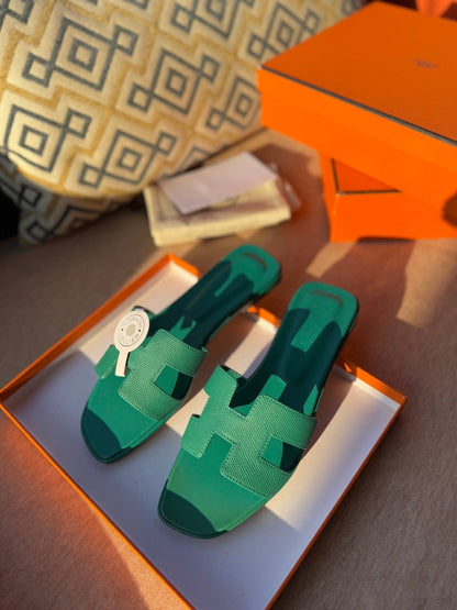 0RAN SANDALS IN PERSIAN GREEN CALFSKIN