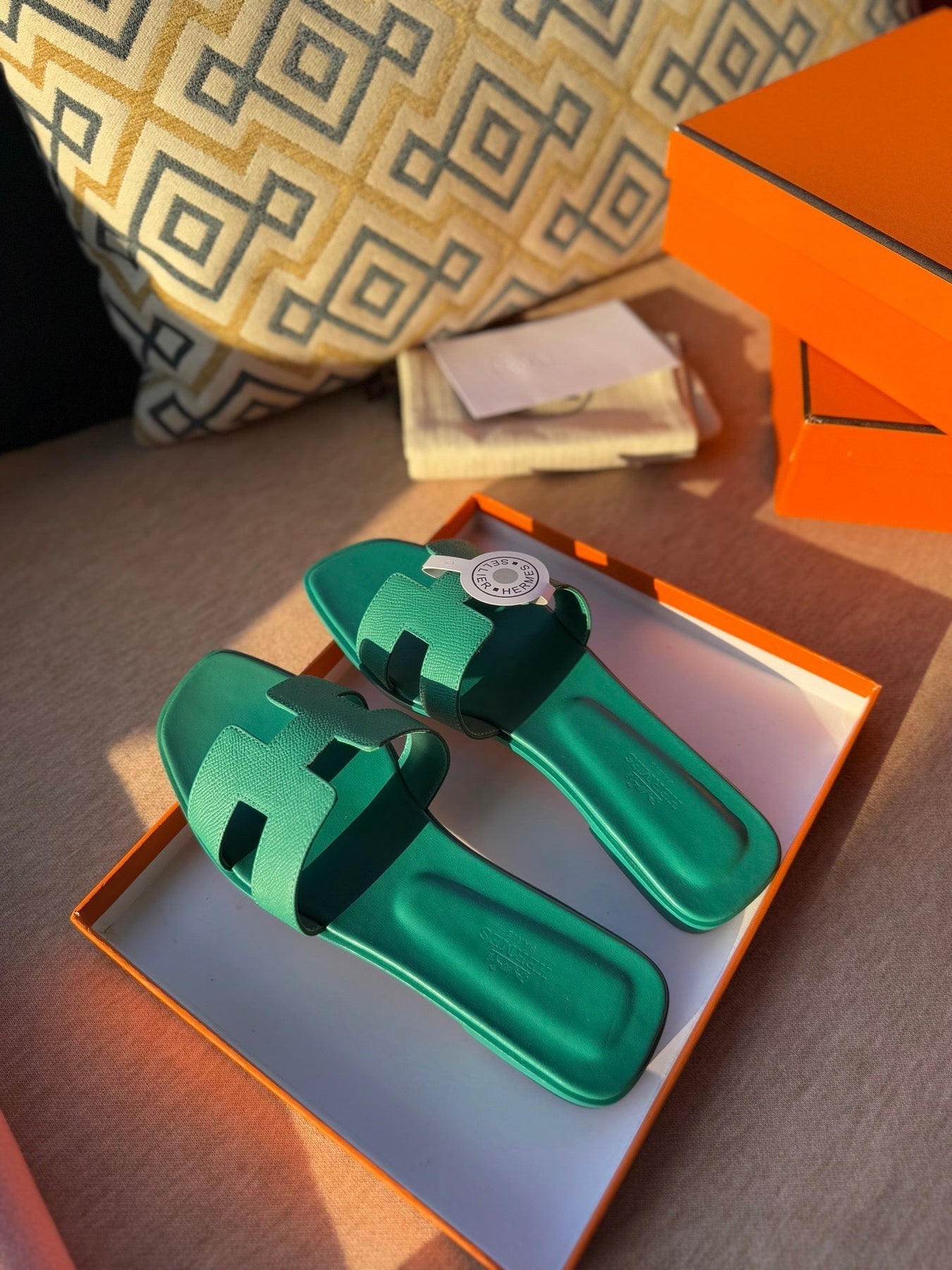 0RAN SANDALS IN PERSIAN GREEN CALFSKIN