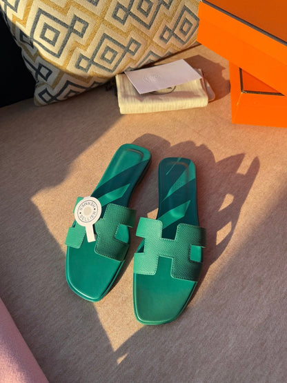 0RAN SANDALS IN PERSIAN GREEN CALFSKIN