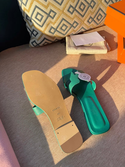 0RAN SANDALS IN PERSIAN GREEN CALFSKIN