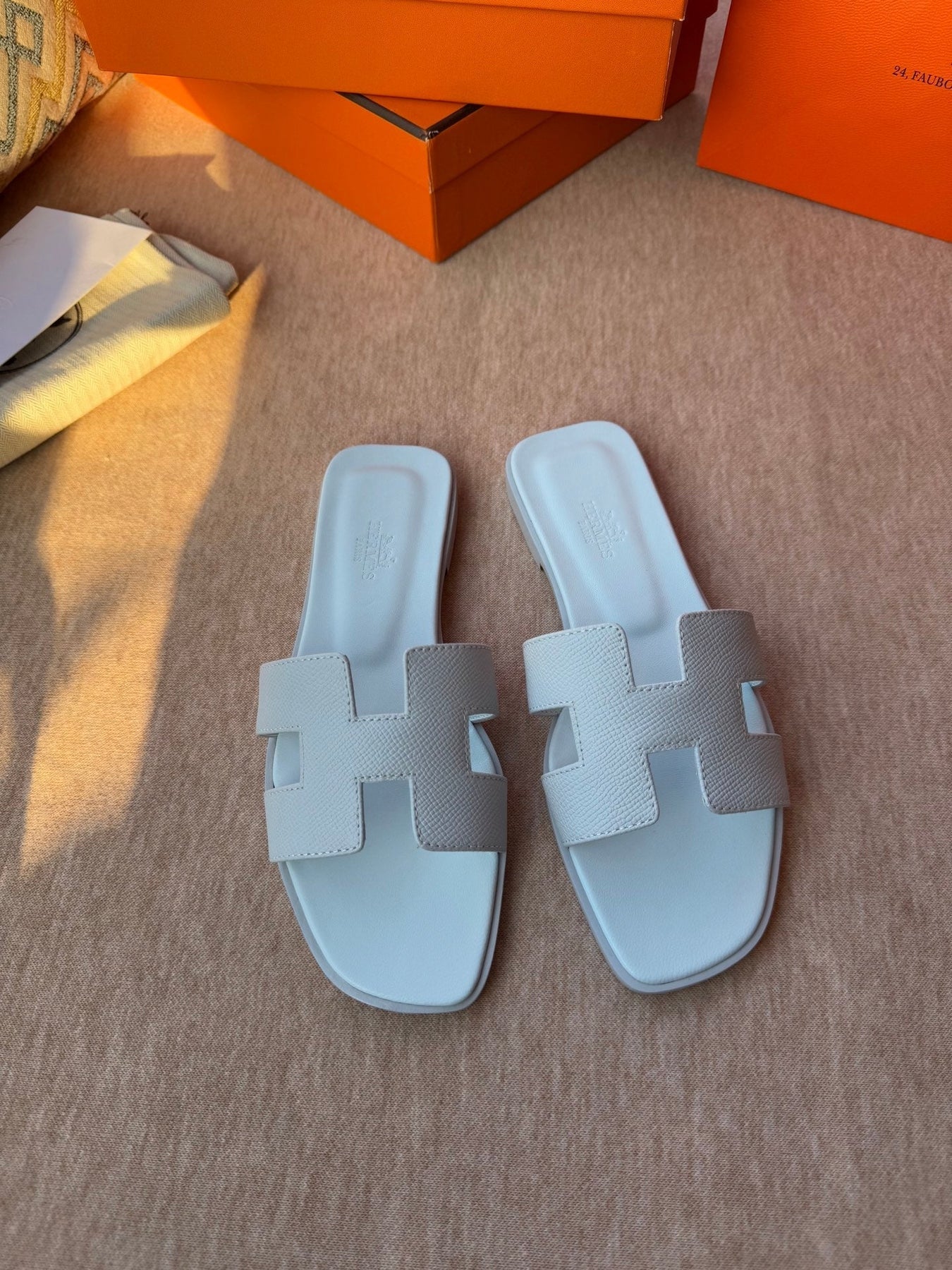 0RAN SANDALS IN ICE BLUE CALFSKIN