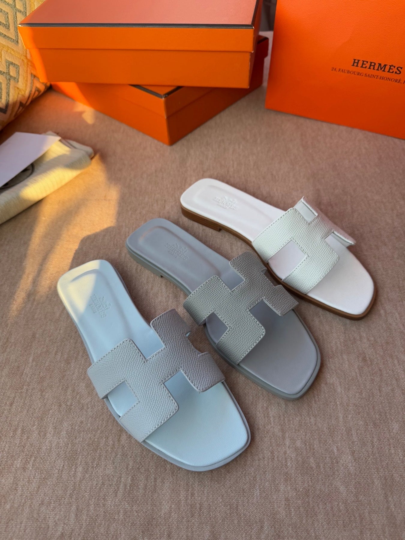 0RAN SANDALS IN ICE BLUE CALFSKIN