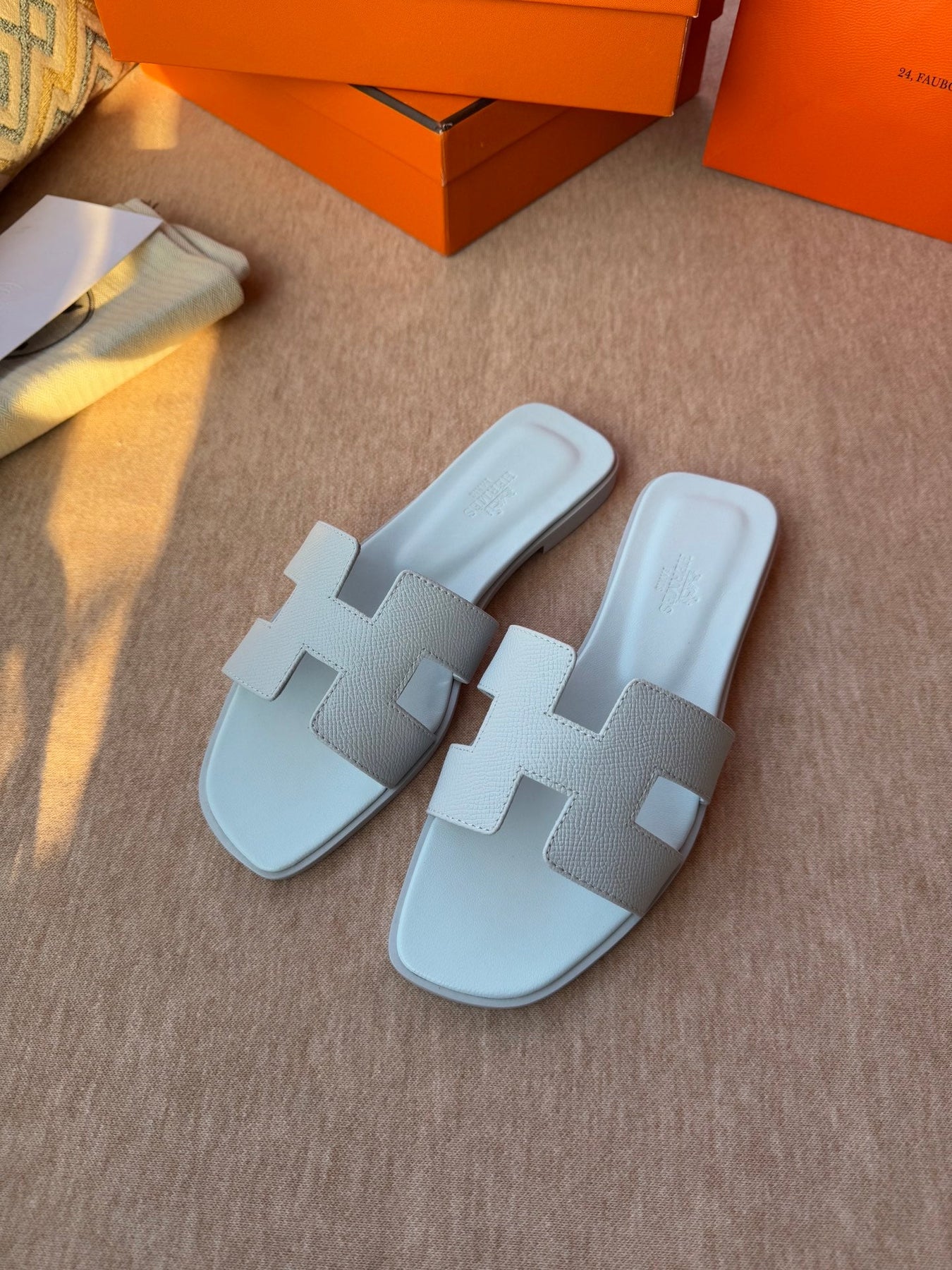 0RAN SANDALS IN ICE BLUE CALFSKIN