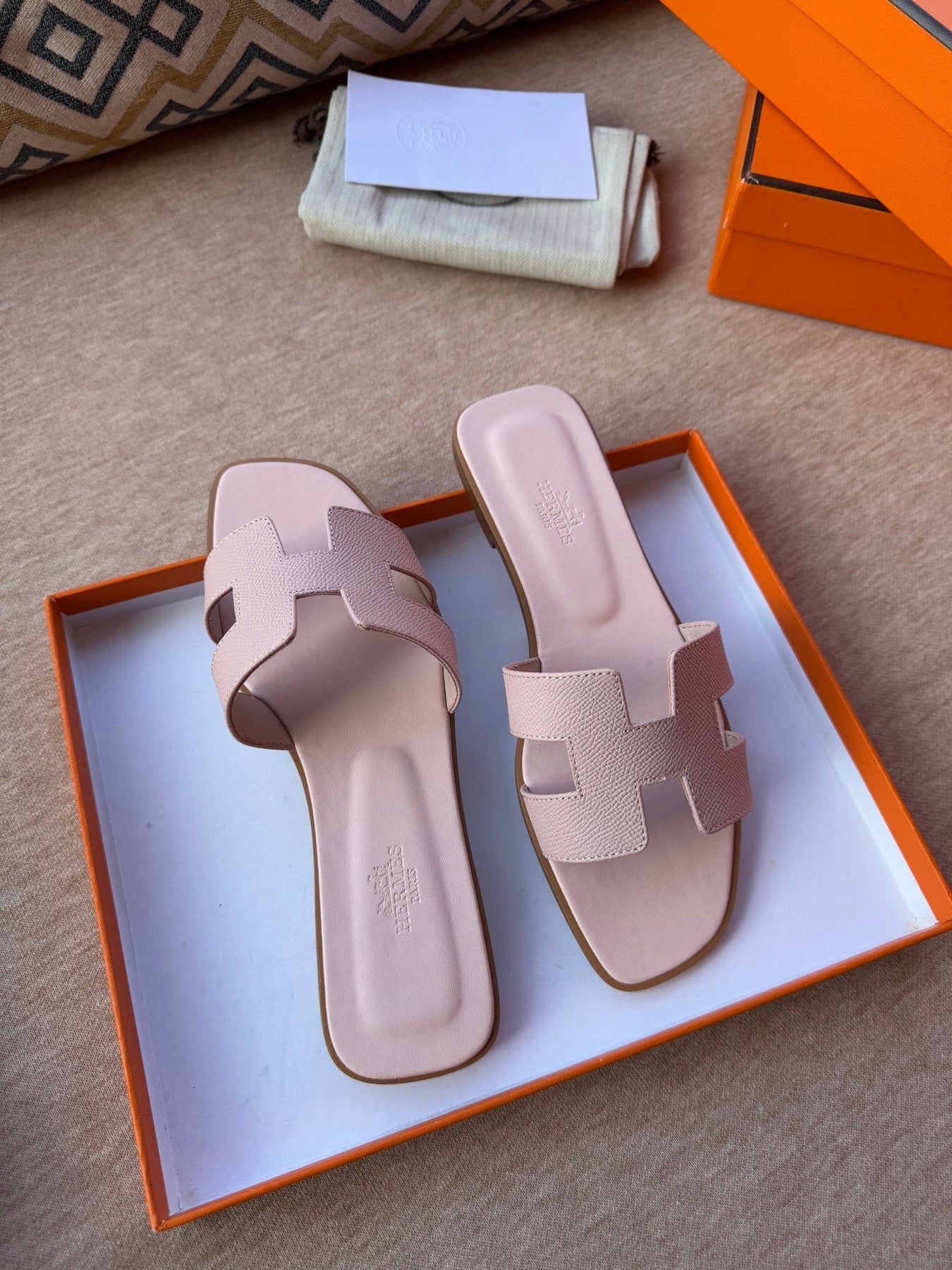 0RAN SANDALS IN PASTEL PINK CALFSKIN