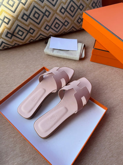 0RAN SANDALS IN PASTEL PINK CALFSKIN