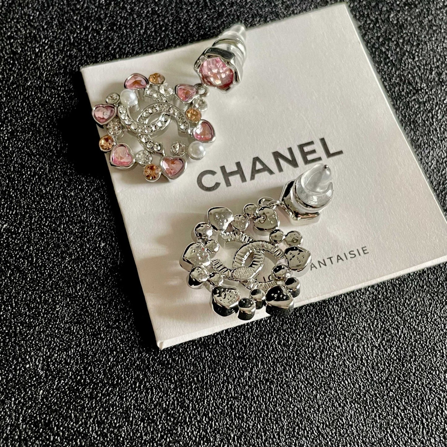 DOUBLE C STUD EARRINGS IN SILVER METAL WHITE & PINK STONES