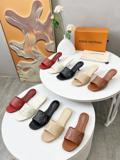 FLAT SLIDE IN BISQUE BEIGE LAMBSKIN WITH RHINSTONES