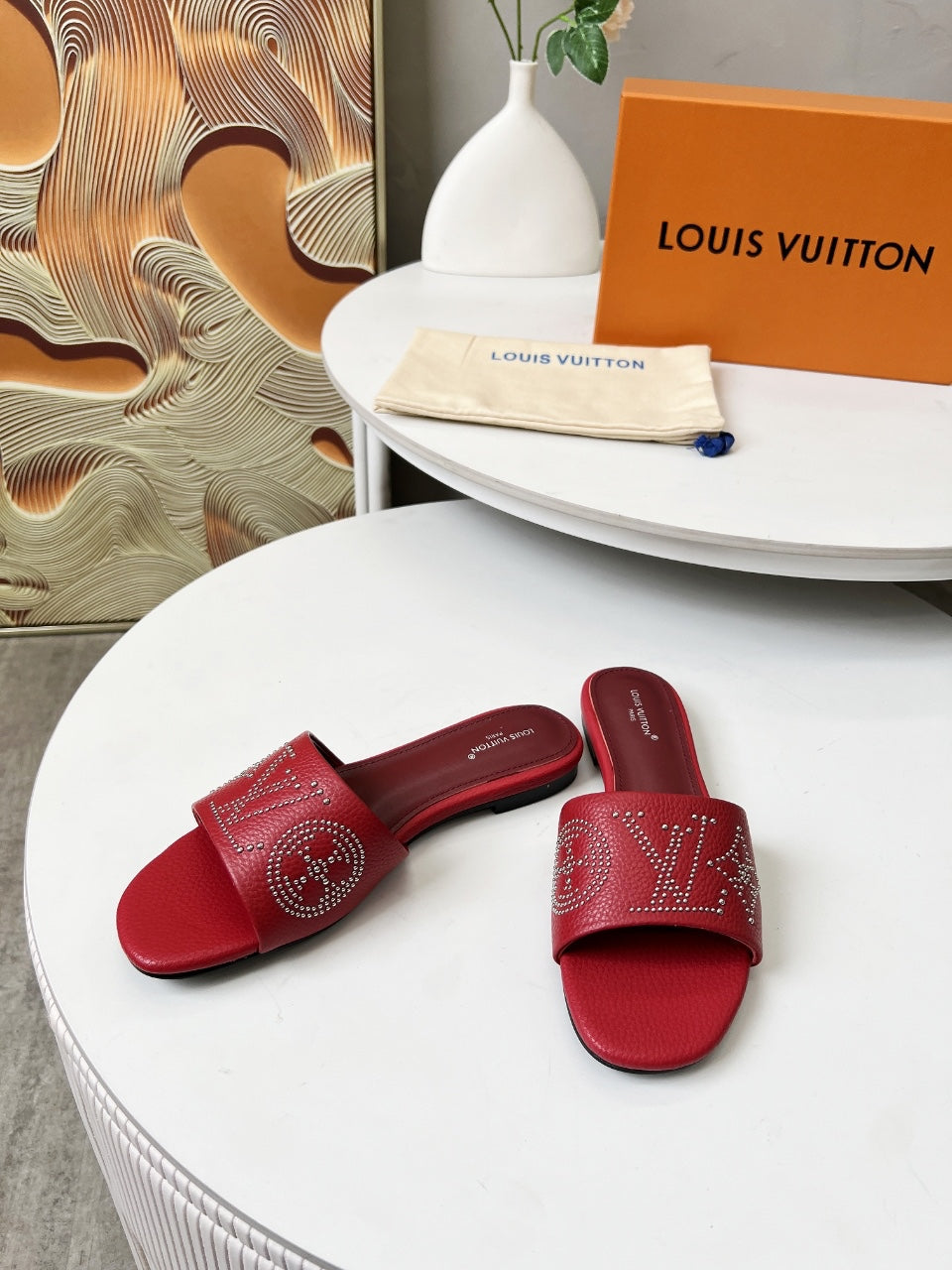 FLAT SLIDE IN RUBY RED LAMBSKIN WITH RHINSTONES