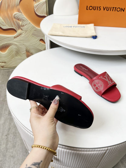 FLAT SLIDE IN RUBY RED LAMBSKIN WITH RHINSTONES