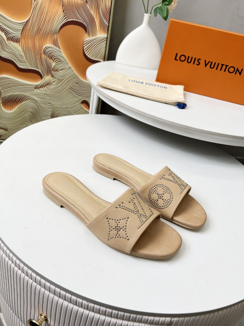 FLAT SLIDE IN BISQUE BEIGE LAMBSKIN WITH RHINSTONES