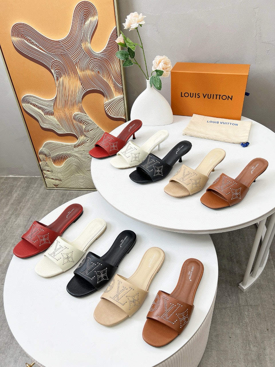 FLAT SLIDE IN WHITE LAMBSKIN WITH RHINSTONES