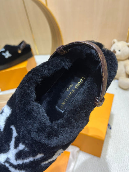 ASPEN COMFORT CLOG IN BLACK MIX WHITE FLEECE