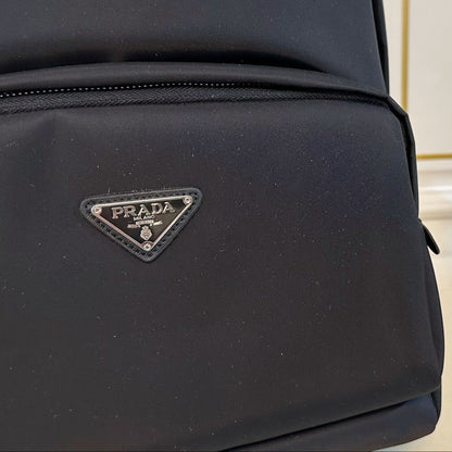 FRONT ZIP POCKET BACKPACK 35 IN BLACK RE-NYLON