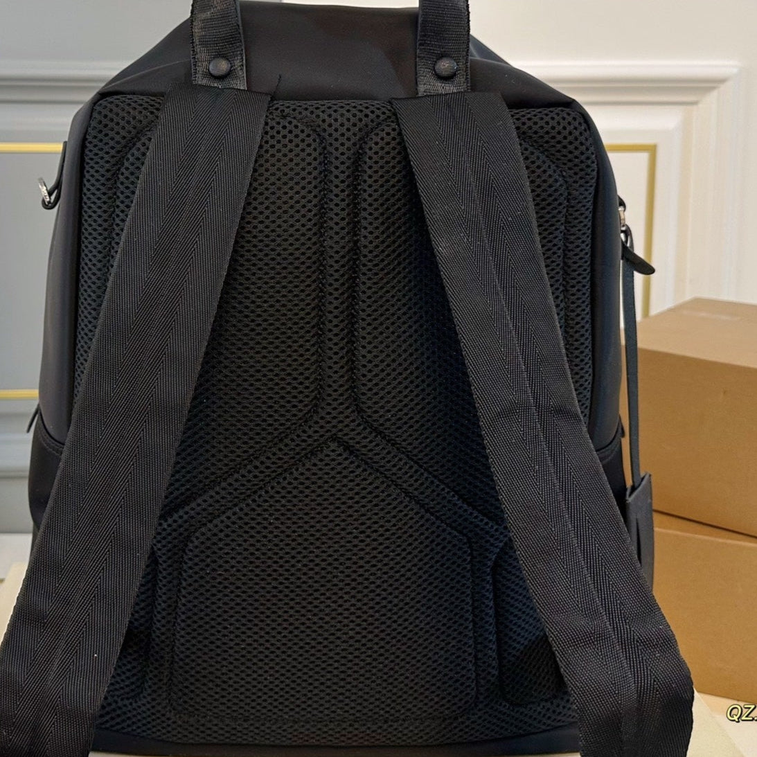 FRONT ZIP POCKET BACKPACK 35 IN BLACK RE-NYLON