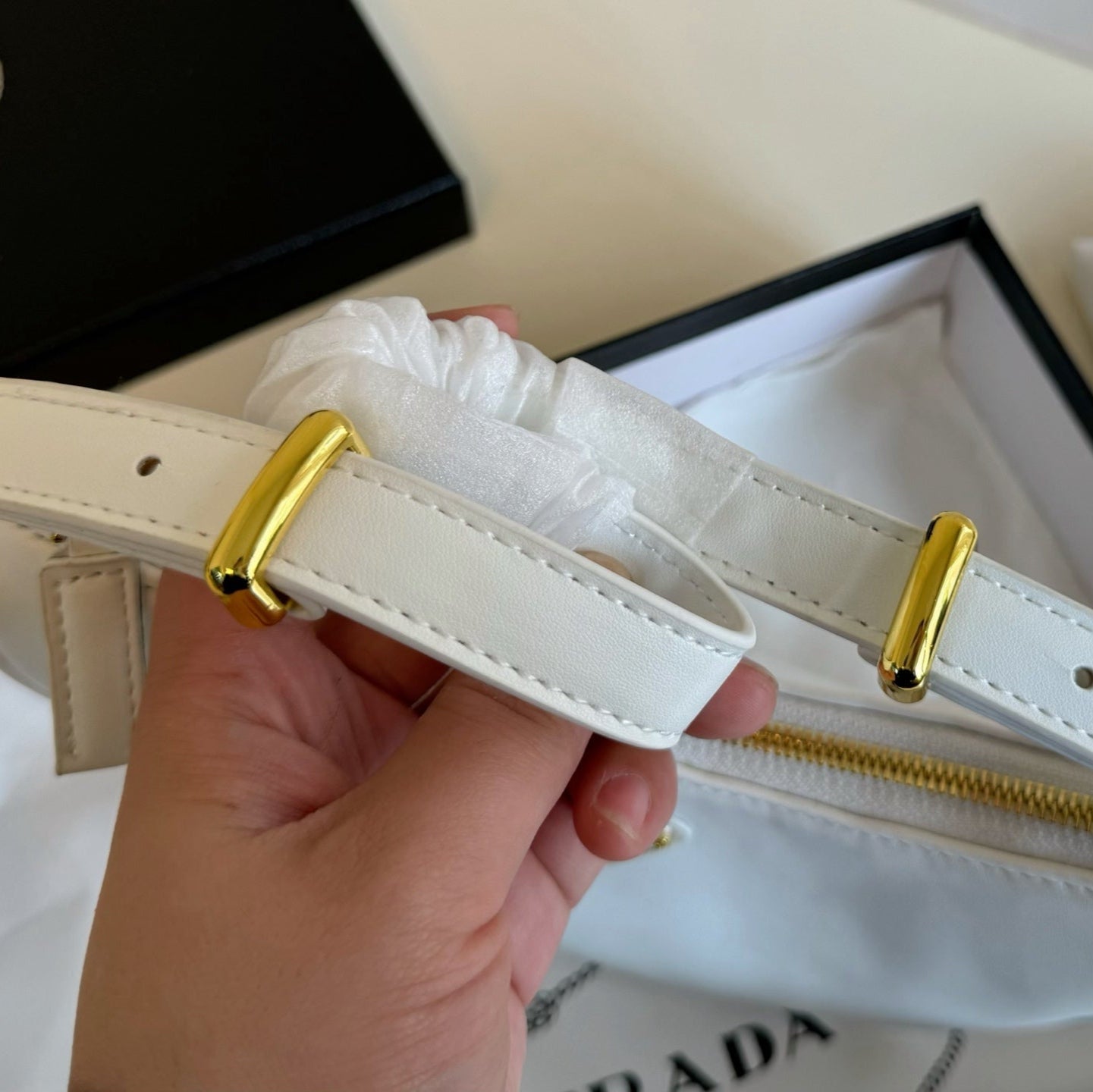 ARQUÉ SHOULDER BAG 23 IN WHITE NAPPA LEATHER GOLD HARDWARE