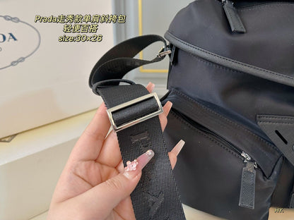 BELT SHOULDER BAG 30 IN BLACK RE-NYLON