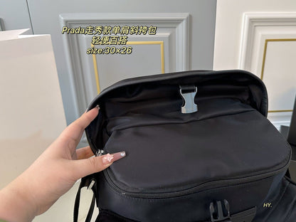 BELT SHOULDER BAG 30 IN BLACK RE-NYLON