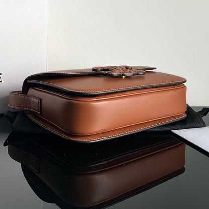 CLASSIQUE TRIOMPHE 22 TAN SMOOTH CALFSKIN