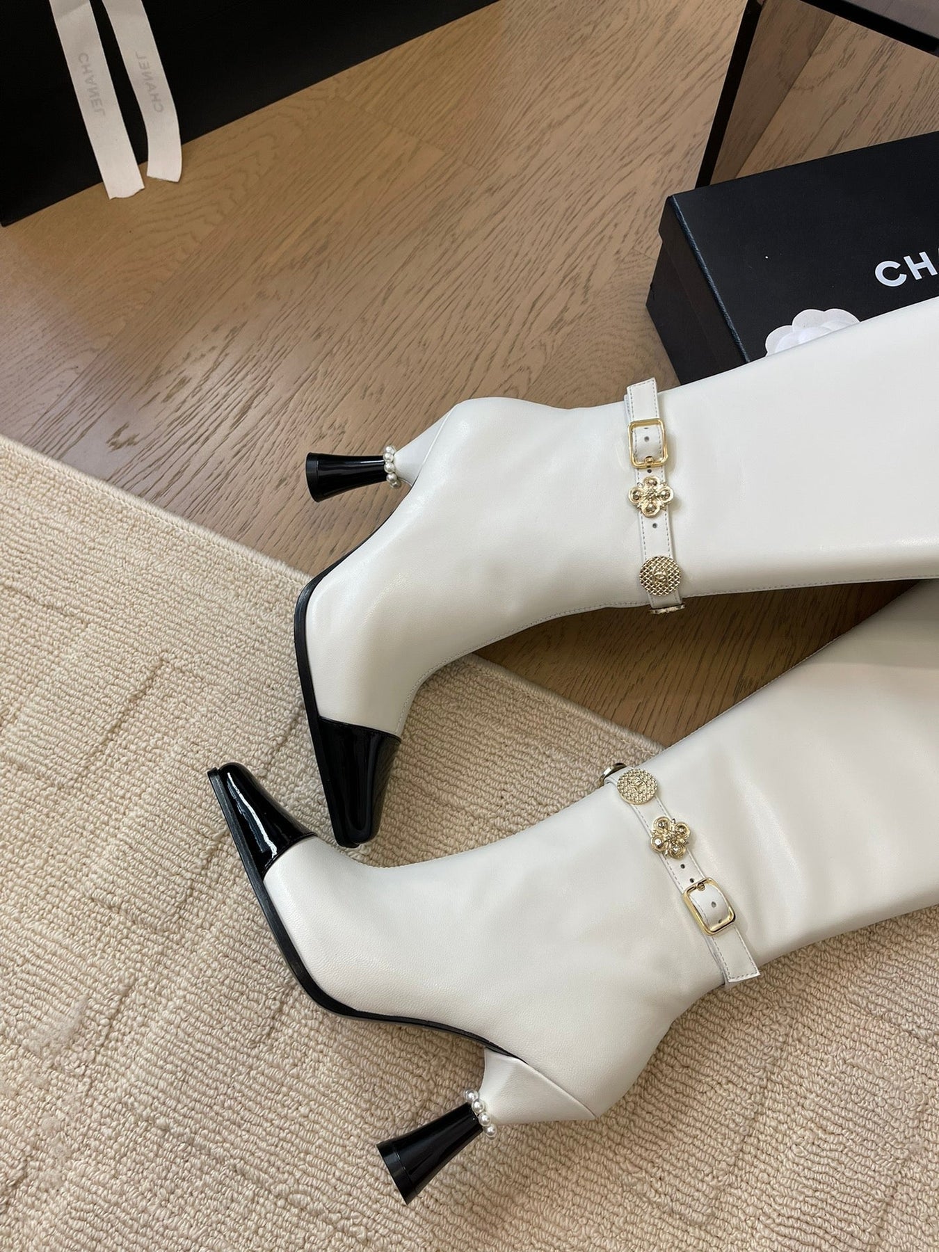 KNEE HIGH BOOTS IN WHITE MIX BLACK CALFSKIN